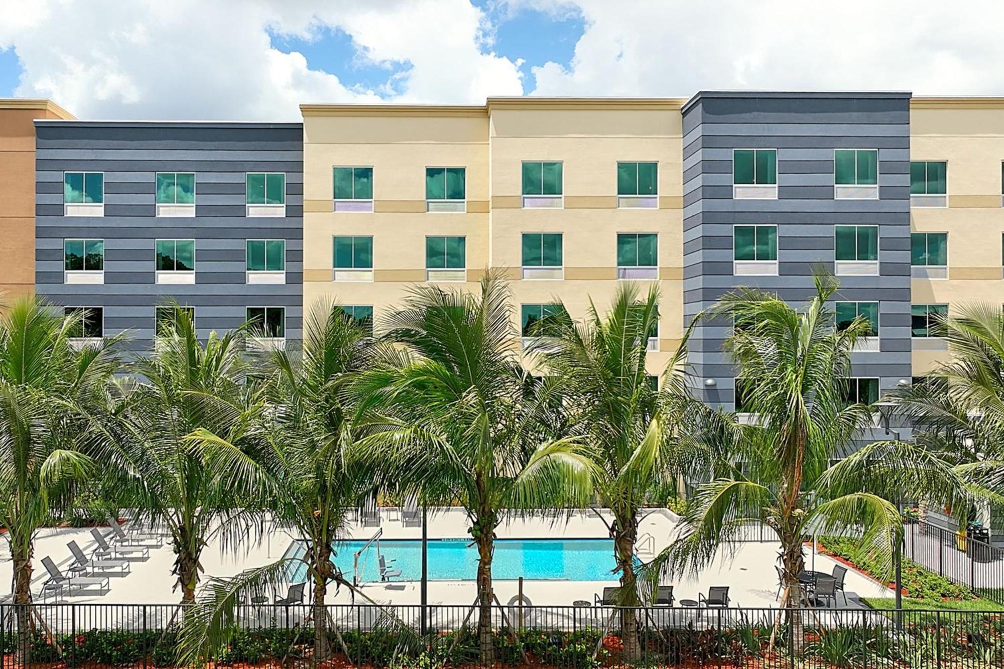 Fairfield Inn & Suites By Marriott Fort Lauderdale Northwest Tamarac Exterior foto