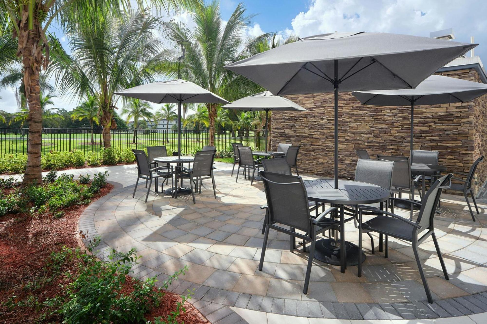 Fairfield Inn & Suites By Marriott Fort Lauderdale Northwest Tamarac Exterior foto